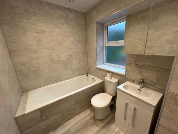 3 bed Terraced to rent Image 10