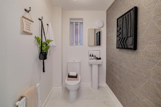 4 bed Semi-Detached to rent Image 8