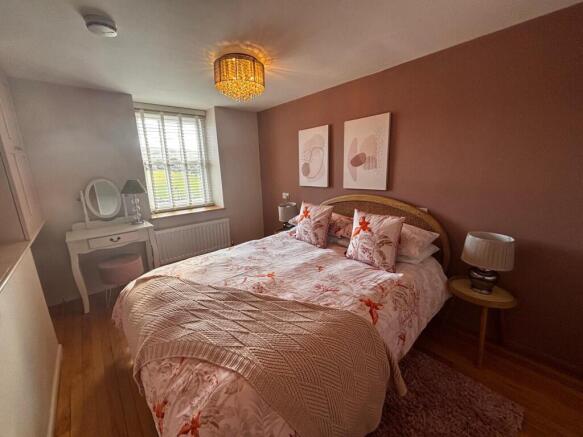 3 bed House for sale Image 11