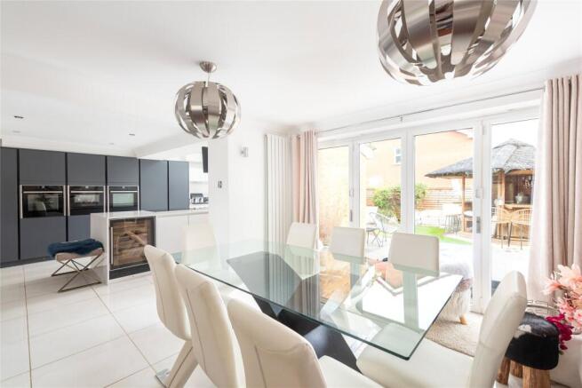 Stanmore Gardens, Newport Pagnell, Buckinghamshire, MK16 photo 4