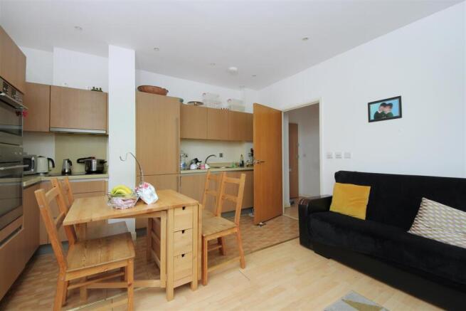Bromyard House W3 photo 3