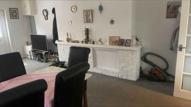 3 bed House to rent Image 10