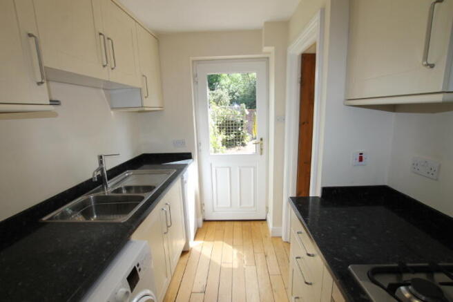 2 bed End of Terrace to rent Image 8