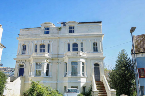 Flat 2, 5, Quarry Crescent, Hastings TN34 3SD