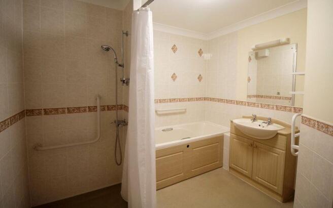 Bath/Shower Room