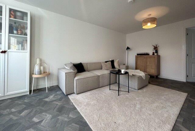 3 bed Semi-Detached to rent Image 6