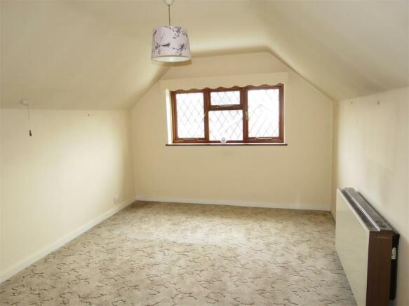 4 Harley Drive - NEW bed 1.JPG