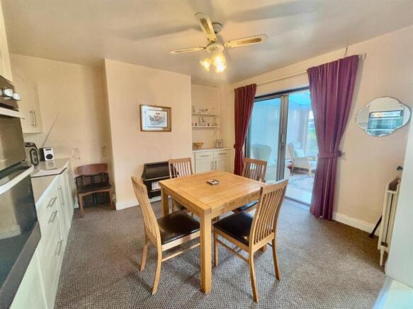 Fitted Dining kitchen: