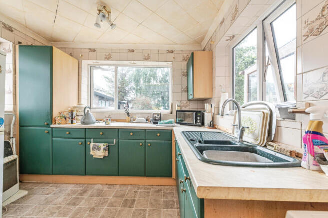 3 bed Semi-Detached for sale Image 11