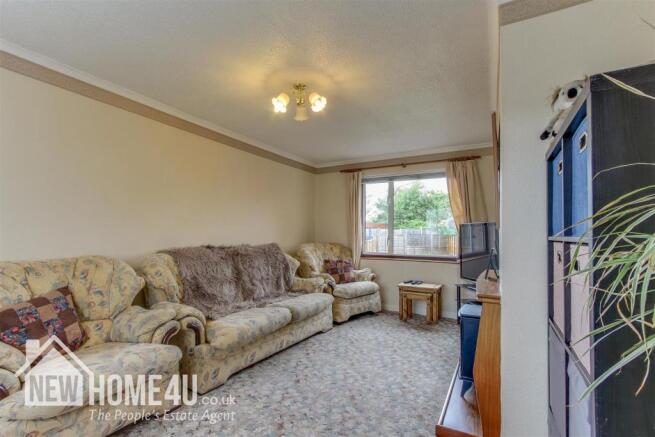 LOUNGE: