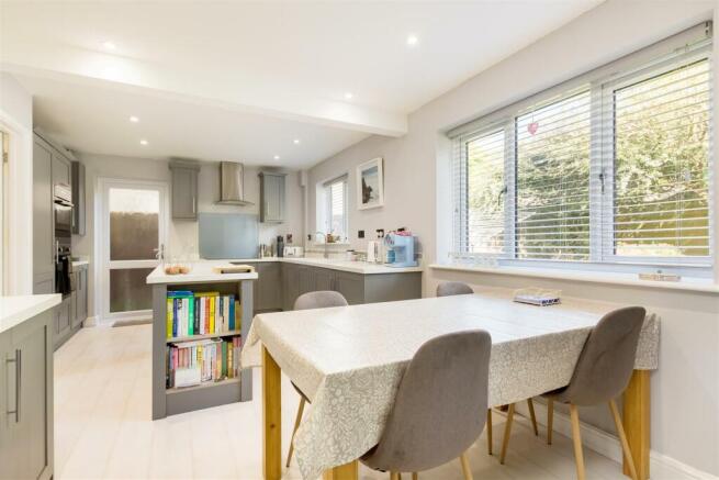 8 Dorington Court 18.jpg