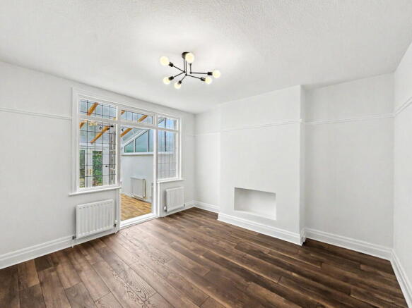 4 bed Semi-Detached for sale Image 7