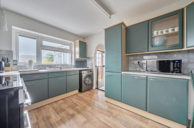 1435805-6-69d80b4...