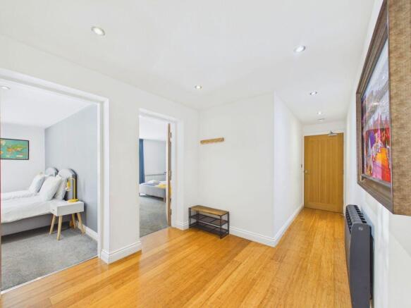 2 bed Apartment for sale Image 12