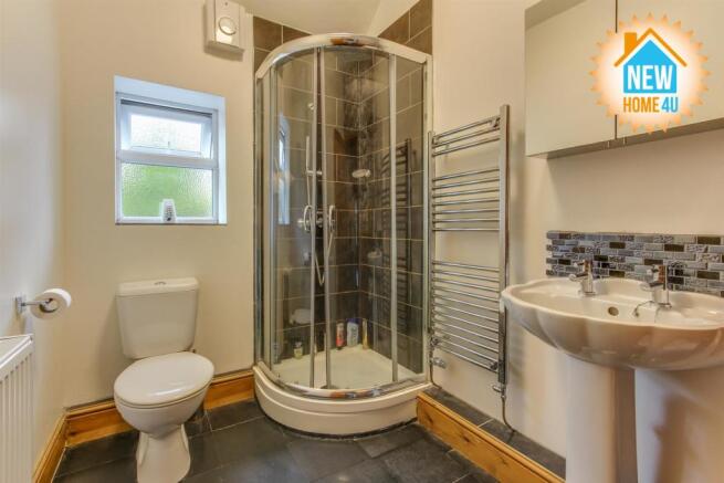FAMILY BATHROOM: