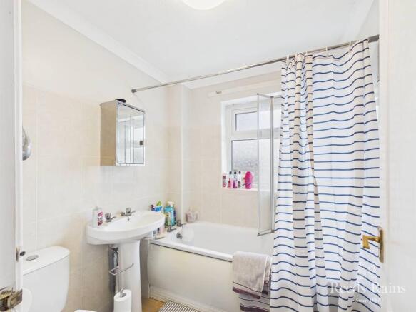 3 bed Semi-Detached for sale Image 10