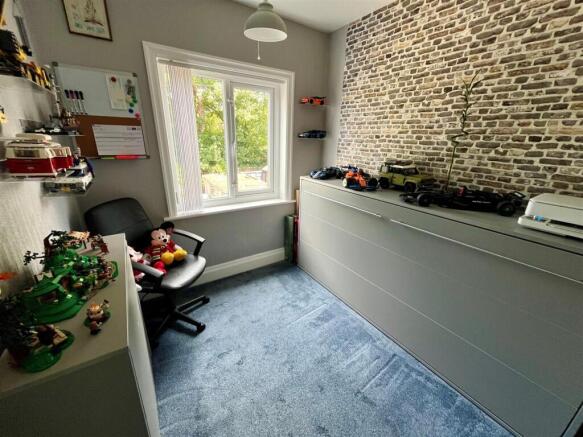 3 bed Terraced for sale Image 8
