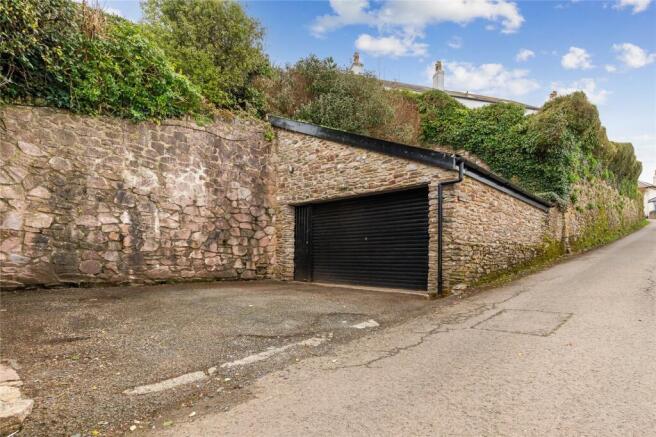 Garage & Parking