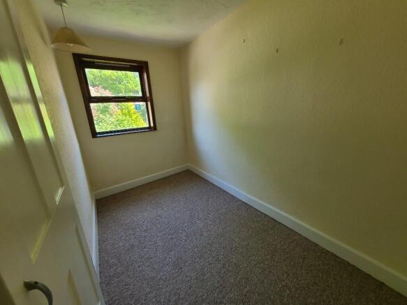 Bedroom 2/Study