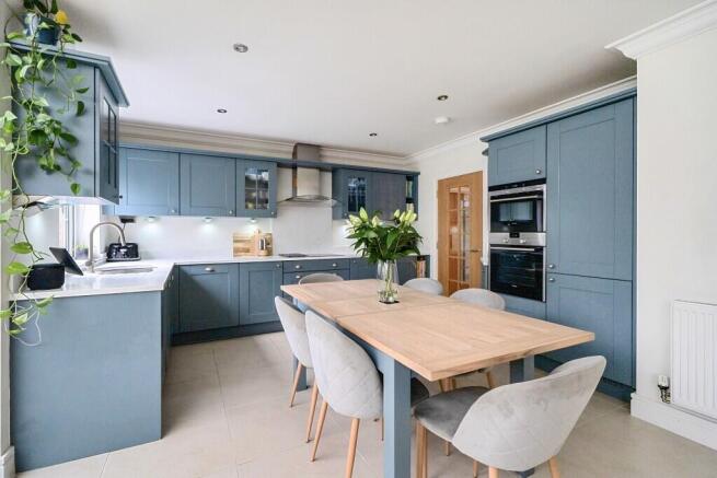 Kitchen Pic 1