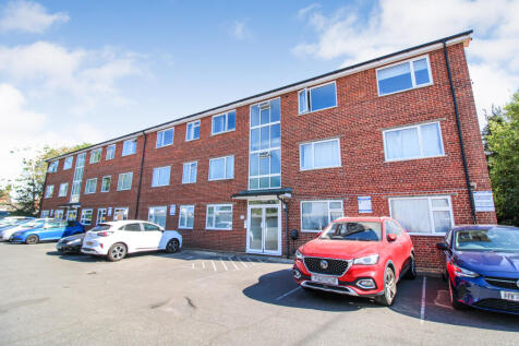 Somerset Court, Farnborough, Farnborough , GU14