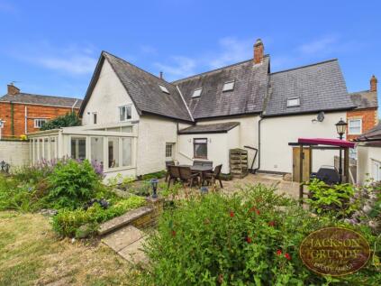 Church Street, Weedon, NN7 4PL