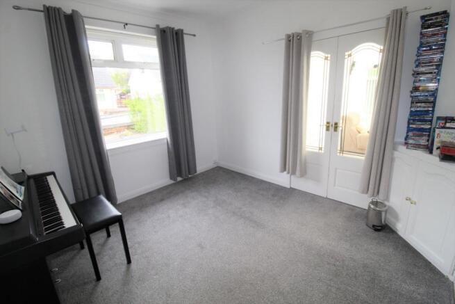 Dining room/bedroom