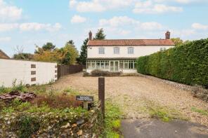 Brands Farm House, Brands Lane, Felthorpe NR10 4EA