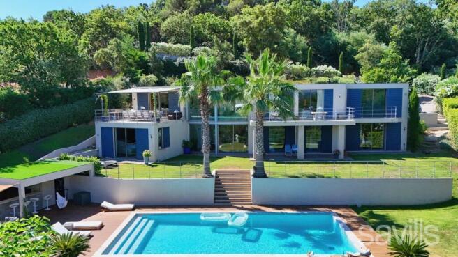 Contemporary Villa Near L¿Escalet Beach