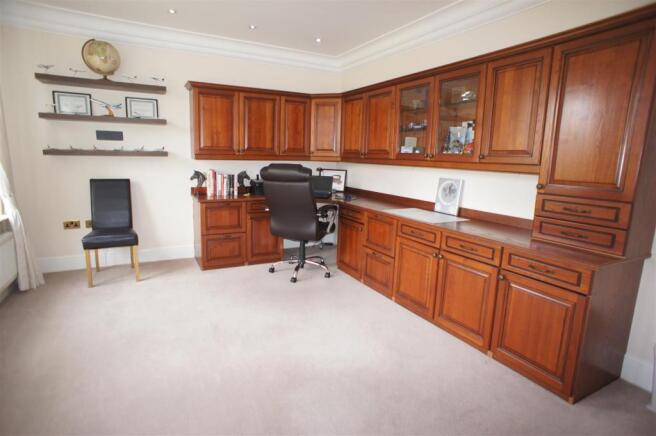 STUDY/SITTING ROOM