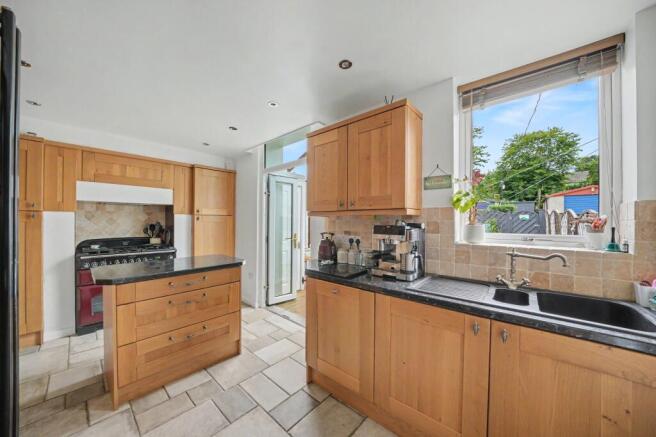 3 bed Terraced for sale Image 6