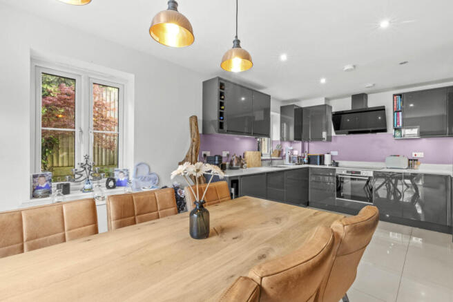 5 Compton Rd, HP10 0AW (LOW RES)-10