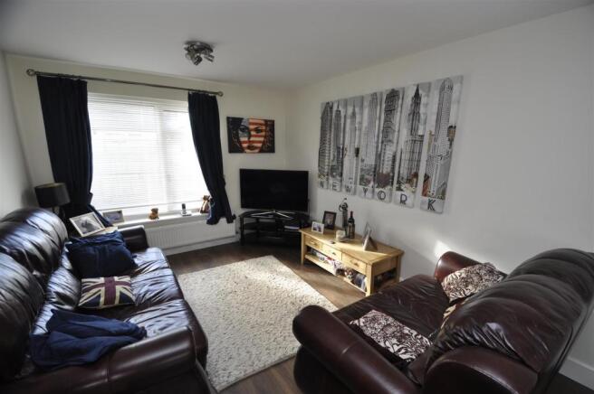 Spacious Living/ Dining Room