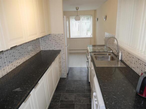 ML222 Kitchen dining.JPG