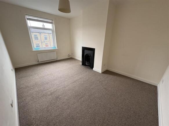 1 bed Terraced to rent Image 5