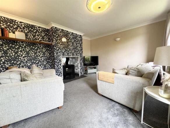 3 bed Semi-Detached for sale Image 6