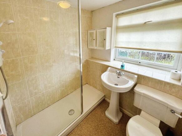 1af4e856-Shower 20Room.jpg