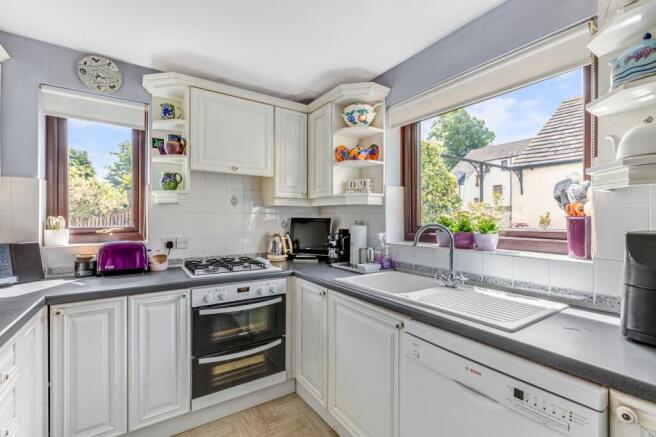 3 bed House for sale Image 5
