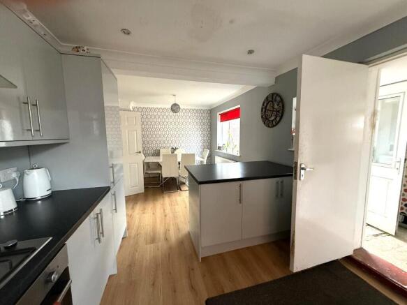 3 bed Semi-Detached for sale Image 5