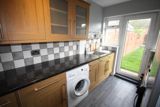 3 bed Semi-Detached to rent Image 4