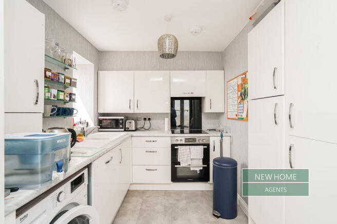 2 bed Flat for sale Image 7