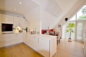 Flat 9, 218 Holly Lodge, Windsor Lane, Slough SL1 7DW
