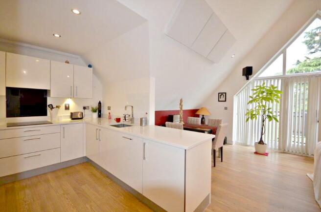 Kitchen2.jpg