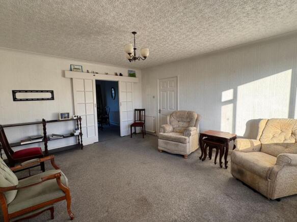 Fillingham Crescent, Cleethorpes, DN35 photo 4