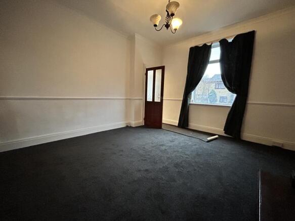 3 bed Terraced to rent Image 4