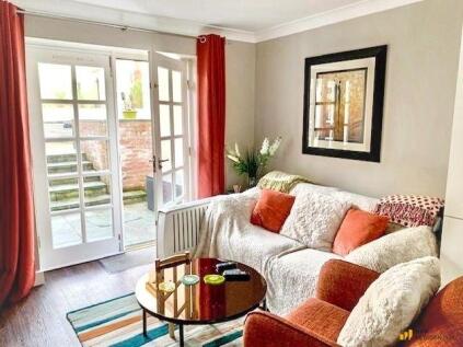 Royles Square, Alderley Edge