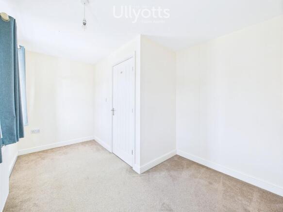 2 bed Semi-Detached to rent Image 9