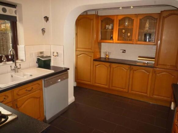 EXTENDED MODERN KITCHEN