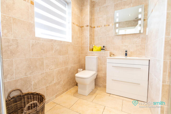 Master Bedroom En...