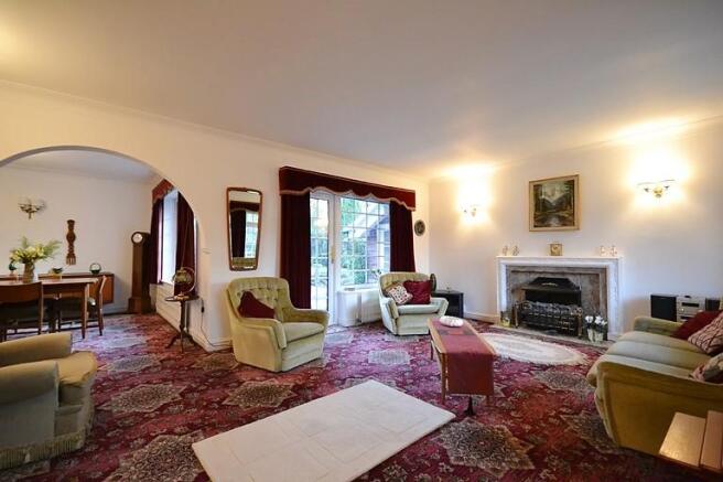 Lounge & Dining 